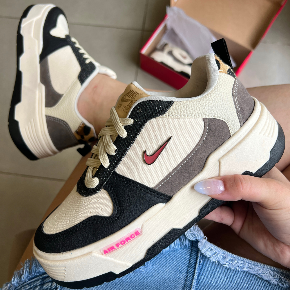 TĂȘnis Nike AF1 Plataforma Preto Premium