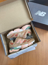 Carregar imagem no visualizador da galeria, Tênis New Balance 9060 Sea Salt Colorway Couro Legítimo
