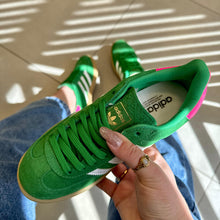 Carregar imagem no visualizador da galeria, Tênis Adidas Gazelle Verde e Pink Couro Legítimo