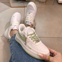 Carregar imagem no visualizador da galeria, TĂȘnis Nike Air Force Grama Pingente 2.0