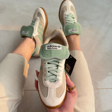 Carregar imagem no visualizador da galeria, Tênis Adidas Samba Wales Bonner Menta