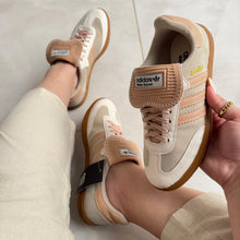 Carregar imagem no visualizador da galeria, Tênis Adidas Samba Wales Bonner Nude