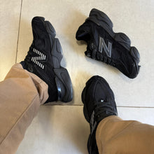 Carregar imagem no visualizador da galeria, Tênis New Balance 9060 Sea Salt Preto Masculino Couro Legítimo