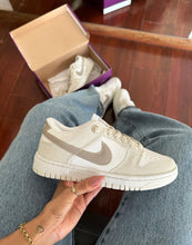 Carregar imagem no visualizador da galeria, Tênis Nike Dunk Branco Off Glíter