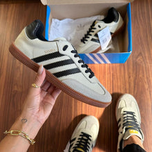 Carregar imagem no visualizador da galeria, Tênis Adidas Samba OG Off White e Preto Couro Legítimo
