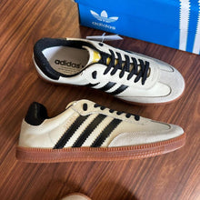 Carregar imagem no visualizador da galeria, Tênis Adidas Samba OG Off White e Preto Couro Legítimo