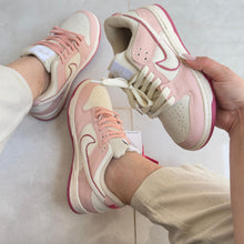 Carregar imagem no visualizador da galeria, Tênis Nike Dunk Rosa Penelope
