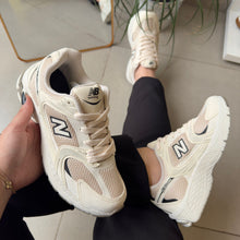 Carregar imagem no visualizador da galeria, Tênis New Balance 530 Off White Preto