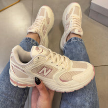 Carregar imagem no visualizador da galeria, Tênis New Balance 530 Off White Rosa