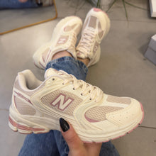 Carregar imagem no visualizador da galeria, Tênis New Balance 530 Off White Rosa