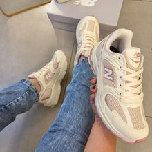 Carregar imagem no visualizador da galeria, Tênis New Balance 530 Off White Rosa