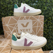 Carregar imagem no visualizador da galeria, Tênis  V-12 Cadarço Branco, Roxo e Verde Couro Legítimo