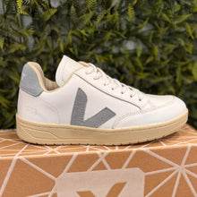 Carregar imagem no visualizador da galeria, Tênis  V-12 Cadarço Branco e Azul Couro Legítimo