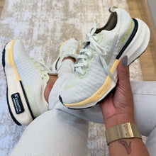 Carregar imagem no visualizador da galeria, Nike Zoom X Invicible Run 3 Amarelo Premium