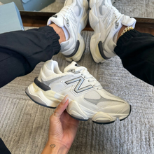 Carregar imagem no visualizador da galeria, Tênis New Balance 9060 Sea Salt Branco Couro Legítimo