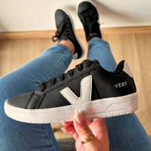 Carregar imagem no visualizador da galeria, Tênis V-12 Cadarço Preto e Branco