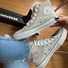 Carregar imagem no visualizador da galeria, Tênis All Star Cano Alto Courino Cinza e Lilás Feminino Premium