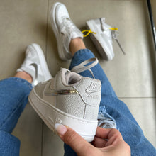 Carregar imagem no visualizador da galeria, Tênis Nike Air Force Croco Prata