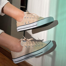 Carregar imagem no visualizador da galeria, Tênis All Star Amêndoa Brilho Feminino Premium