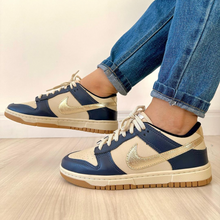 Carregar imagem no visualizador da galeria, Tênis Nike Dunk SB Azul Dourado Premium
