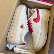 Carregar imagem no visualizador da galeria, Nike Air Force Love Pink Feminino Premium
