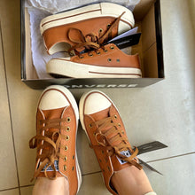 Carregar imagem no visualizador da galeria, Tênis All Star Caramelo Off White Premium
