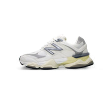 Carregar imagem no visualizador da galeria, Tênis New Balance 9060 Sea Salt Branco Couro Legítimo
