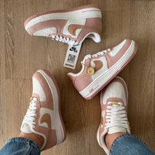 Carregar imagem no visualizador da galeria, Tênis Nike Air Force Jeans Moeda Rosa
