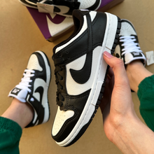 Carregar imagem no visualizador da galeria, Tênis Nike Dunk Preto e Branco Feminino e Masculino Premium
