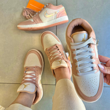 Carregar imagem no visualizador da galeria, Tênis Nike Air Jordan Rosado Premium
