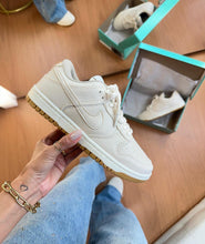 Carregar imagem no visualizador da galeria, Tênis Nike Dunk SB Nude Bege Premium
