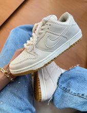 Carregar imagem no visualizador da galeria, Tênis Nike Dunk SB Nude Bege Premium
