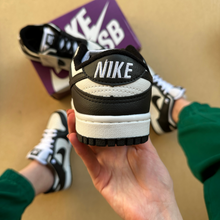 Carregar imagem no visualizador da galeria, Tênis Nike Dunk Preto e Branco Feminino e Masculino Premium
