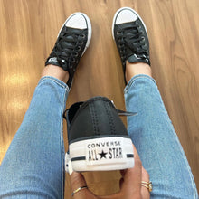 Carregar imagem no visualizador da galeria, Tênis All Star Couro Preto Premium
