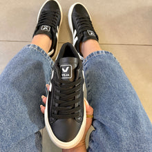 Carregar imagem no visualizador da galeria, Tênis Cadarço Preto e Branco Premium
