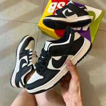 Carregar imagem no visualizador da galeria, Tênis Nike Dunk Panda Premium
