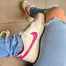 Carregar imagem no visualizador da galeria, Tênis Nike Dunk Croco Pink Premium
