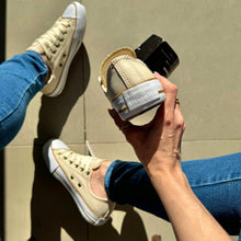 Carregar imagem no visualizador da galeria, Tênis All Star Areia Courino Premium
