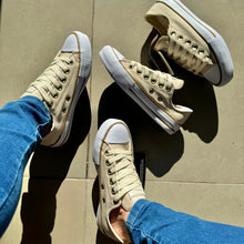 Carregar imagem no visualizador da galeria, Tênis All Star Areia Courino Premium
