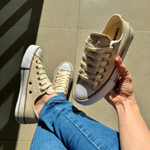 Carregar imagem no visualizador da galeria, Tênis All Star Areia Courino Premium
