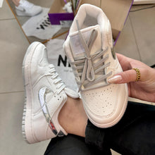 Carregar imagem no visualizador da galeria, Tênis Nike Dunk Branco Prata Premium
