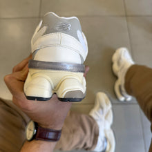Carregar imagem no visualizador da galeria, Tênis New Balance 9060 Sea Salt Branco Masculino Couro Legítimo
