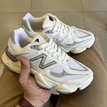 Carregar imagem no visualizador da galeria, Tênis New Balance 9060 Sea Salt Branco Masculino Couro Legítimo
