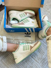 Carregar imagem no visualizador da galeria, Tênis Adidas Forum Menta Premium

