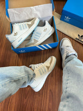Carregar imagem no visualizador da galeria, Tênis Adidas Forum Azul Premium
