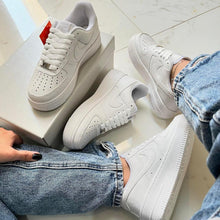 Carregar imagem no visualizador da galeria, Tênis Nike Air Force Branco 2.0 Premium
