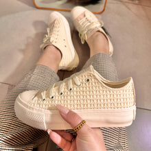 Carregar imagem no visualizador da galeria, Tênis All Star Areia Renda Plataforma Premium

