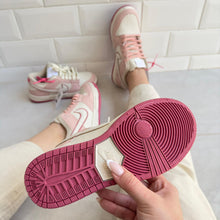 Carregar imagem no visualizador da galeria, Tênis Nike Dunk Rosa Penelope
