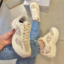 Carregar imagem no visualizador da galeria, Tênis New Balance 530 Off White Rosa
