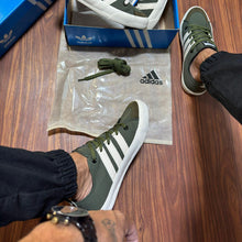Carregar imagem no visualizador da galeria, Tênis Adidas Street Verde Militar Masculino
